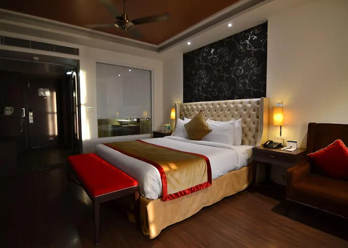 Manali (Himachal Pradesh) Hotels near Kangra Airport (DHM)